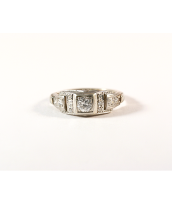 Bague or gris, platine et diamants de France