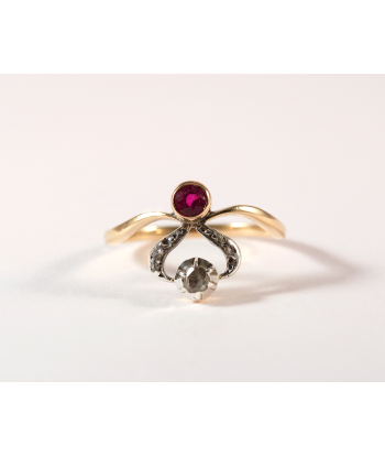 Bague "duchesse" en or jaune, pierre rouge et diamant le concept de la Pate a emporter 